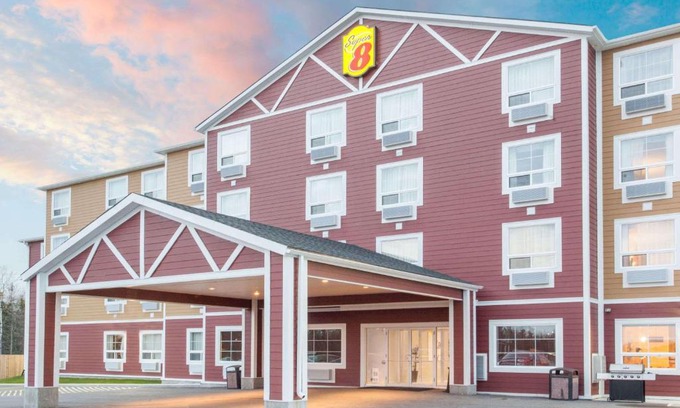 Red Lake Hotel | Super 8 by Wyndham Red Lake ON