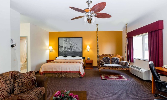 Salina Hotel | Super 8 by Wyndham Salina