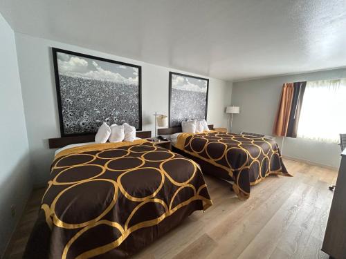 Sterling Hotel | Super 8 by Wyndham Sterling CO