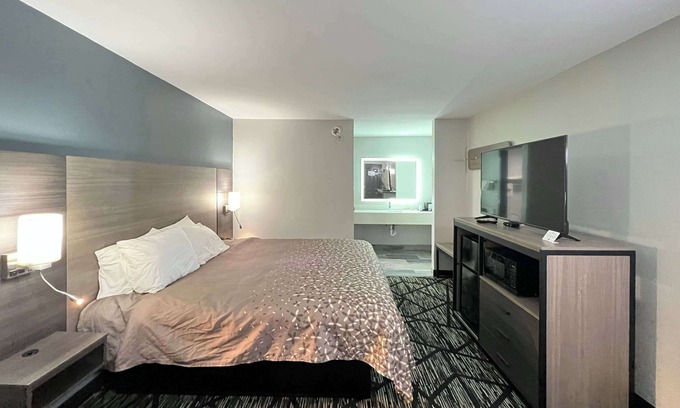 Sulphur Hotel | Super 8 by Wyndham Sulphur South