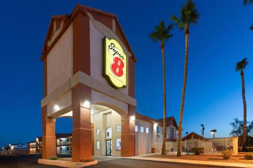 Tucson Hotel | Super 8 by Wyndham Tucson/Grant Road Area AZ