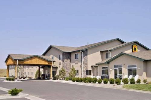 Wheatland Hotel | Super 8 by Wyndham Wheatland Wyoming