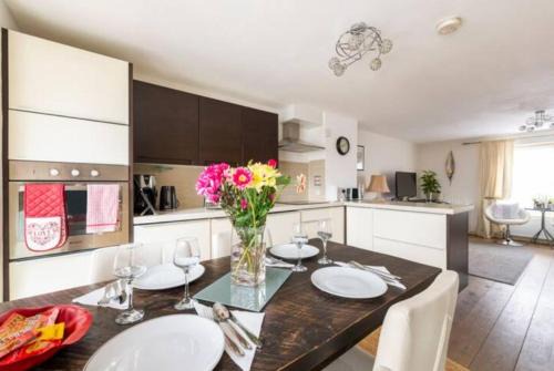 Farringdon Apartment | Super Central beautiful Three Bedroom