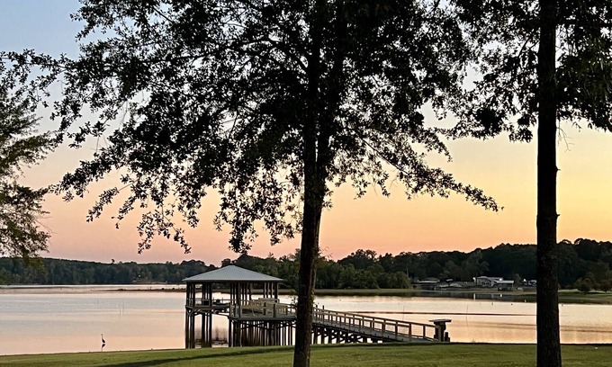 Negreet House | Super clean Waterfront home with private boat launch and fishing pier on site.