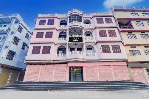 Amer Fort Road Hotel | Super Collection O Ramgarh Mod Near Hawa Mahal Formerly Hotel NG Palace