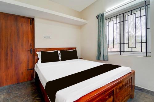 Ooty Hotel | Super Collection O Sun Set View Ooty Formerly Aathira Hill Stay