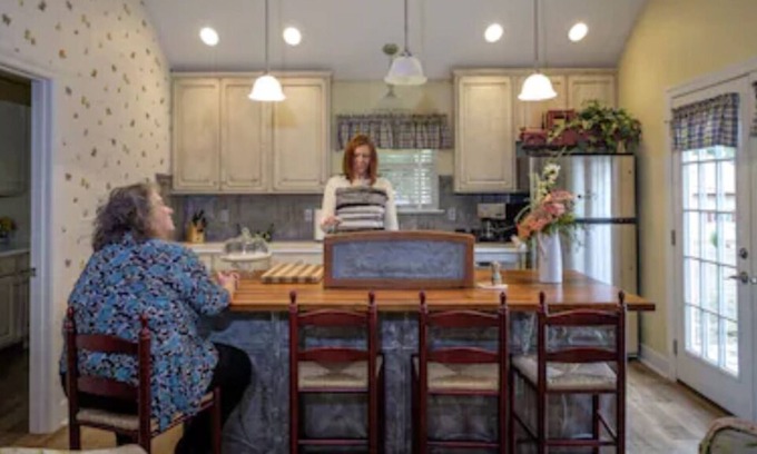 Cottonwood Falls House | Super Comfy and Quiet . . . Newly Built 2 Bedroom, 2 Bath Guesthouse