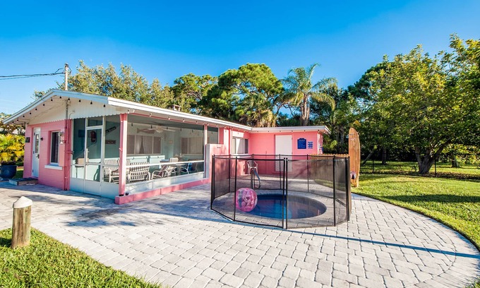 Laurel House | Super comfy cottage, close to the beach