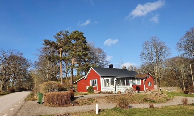 Vargon Cottage | Super cozy cottage with large garden and lake view