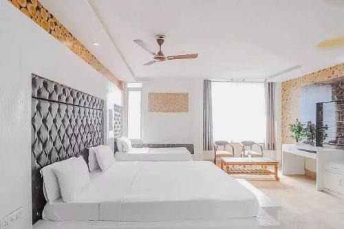 Rohtak Hotel | Super Hotel O Vivaan Residency