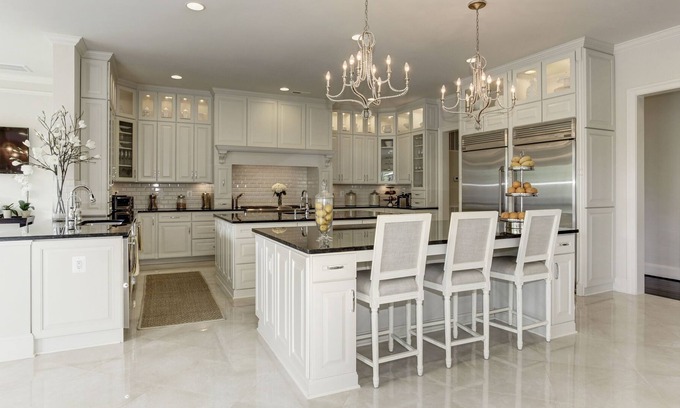 McLean House | Super Luxurious Langley/McLean Home