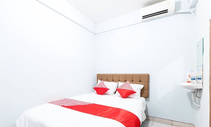 Dramaga Hotel | Super OYO 1516 Cemara Gading Syariah