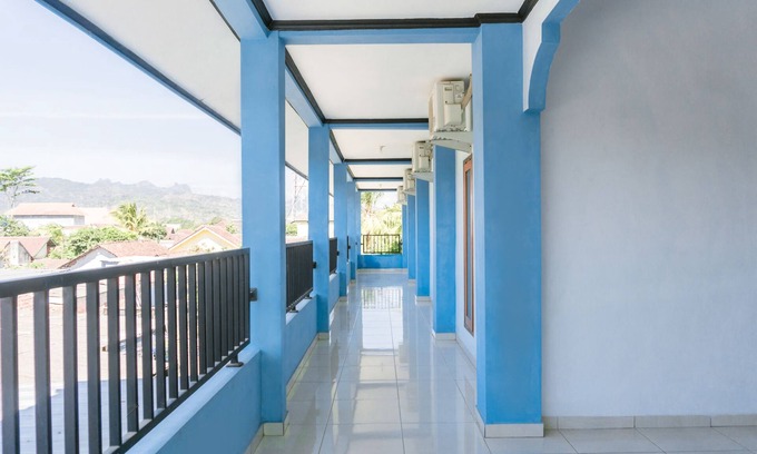 Pacitan Hotel | Super OYO 1565 Hotel Homiko