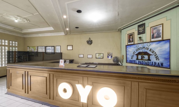 Tasikmalaya Hotel | Super OYO 2346 Hotel Padjadjaran 1
