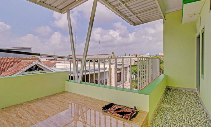 Bandar Lampung Hotel | Super OYO 3774 Orchid 37 Syariah Guest House