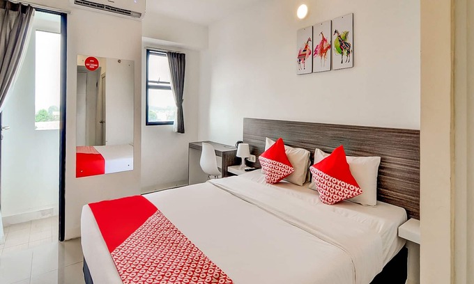 Karawang Hotel | Super OYO Collection O 28 Urban Town Apartment Karawang