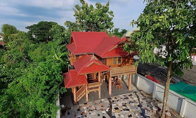 Bang Kaeo House | SUPER RARE! Heritage Wooden House near Chatuchak Market and Airport