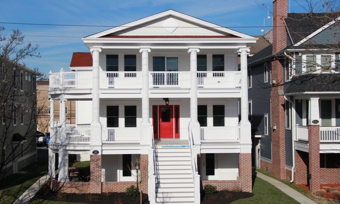 North End House | SUPER RENTAL 16 bedrooms, 8 Master Suites, 11+ Full Baths, 2 Private Elevators