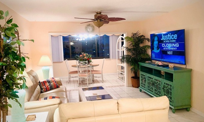 Siesta Key Condo | ~ SUPER SPECIAL RATES at Harbor Towers Yacht & Tennis Club Aug 4 - Sep 30 ~