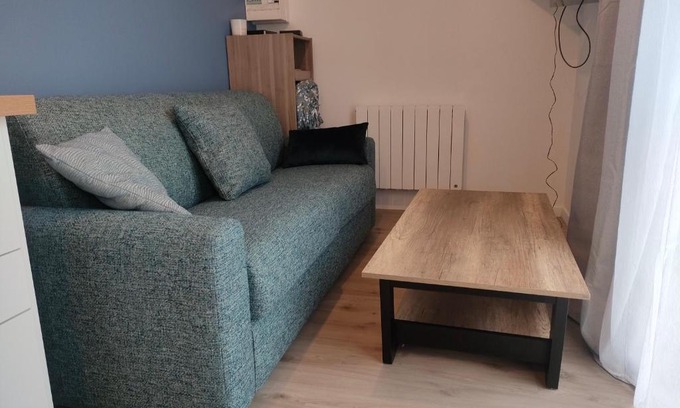 Lozanne Apartment | Super studio rez de jardin avec extérieur
