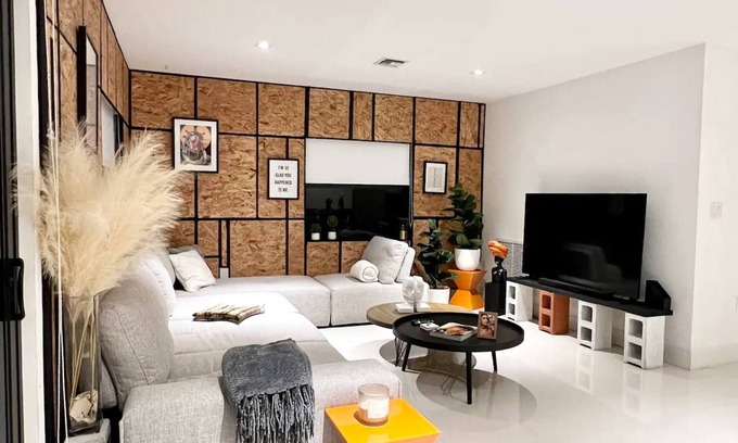 Edgewood Villa | Super Stylish 4BR Retreat in the Heart of Fun
