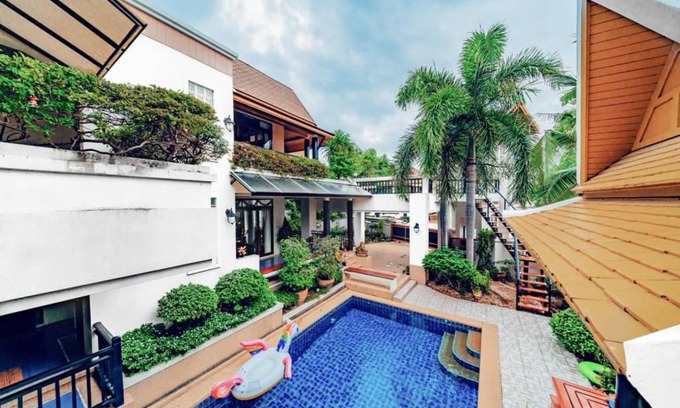 South Pattaya Villa | Super Thai style 5BR villa, BBQ,snooker,karaoke