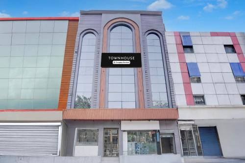 Khattalwada Hotel | Super Townhouse Karol Bagh Formerly Hotel Unistar