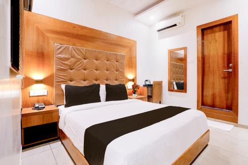 Marol Hotel | Super Townhouse Oak Times Square Le Western
