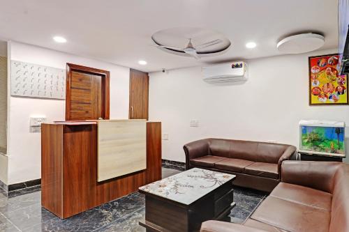 Dilshad Garden Hotel | Super Townhouse Roadway Inn