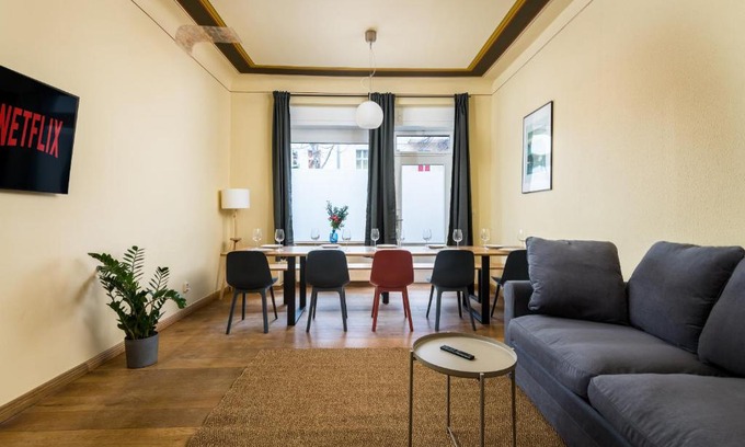 Moabit Apartment | Super Zentral super schöner Altbau in Moabit Rostockerstraße im Herzen von Berlin für bis zu 6 Personen