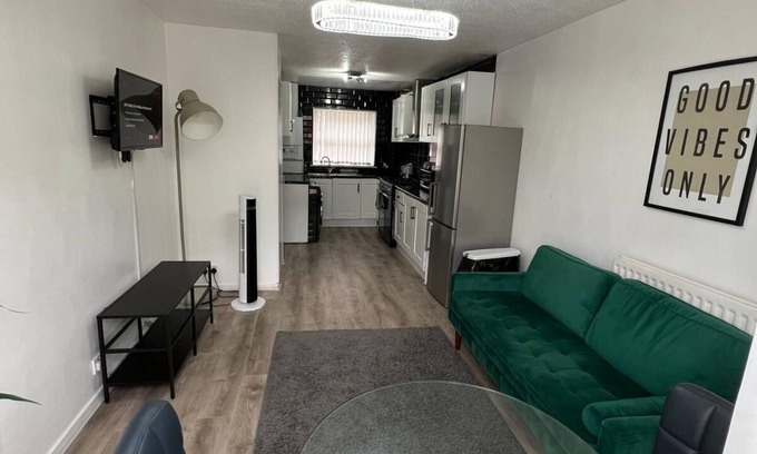 Woolwich Riverside Apartment | Superb 4-bedroom apartment with Garden and Lawn