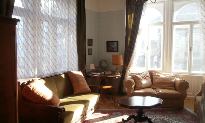 Terezvaros Apartment | Superb 4-room corner apartment