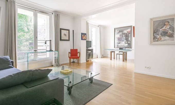Neuilly-sur-Seine Apartment | Superb 47 m2 studio in Neuilly sur Seine near La Défense business district