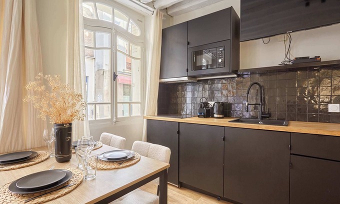 5th Arrondissement Apartment | Superb AC Apartement Notre Dame de Paris