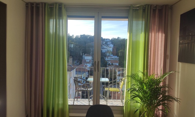 Saint-Etienne Apartment | Superb apartment with free parking and streetcar