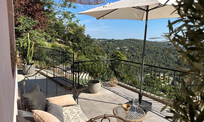 Saint-Jeannet Apartment | Superb apartment with incredible view