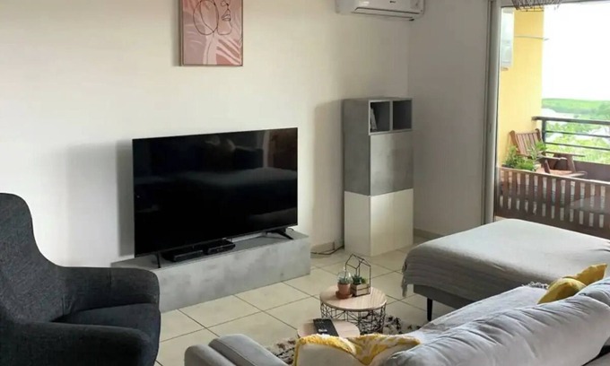 Mamoudzou House | Superb apartment in high valley, parking, sea view -ba