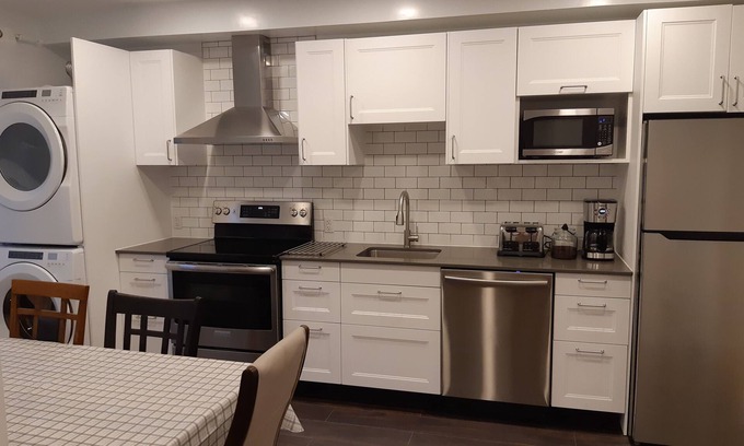 LaSalle Apartment | Superb Apartment in Montreal