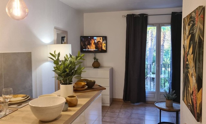 Mouans-Sartoux Apartment | Superb golf-front studio with swimming pool