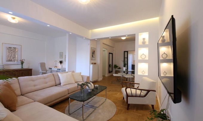 Neapoli Apartment | Superb Home @ Athens Centre