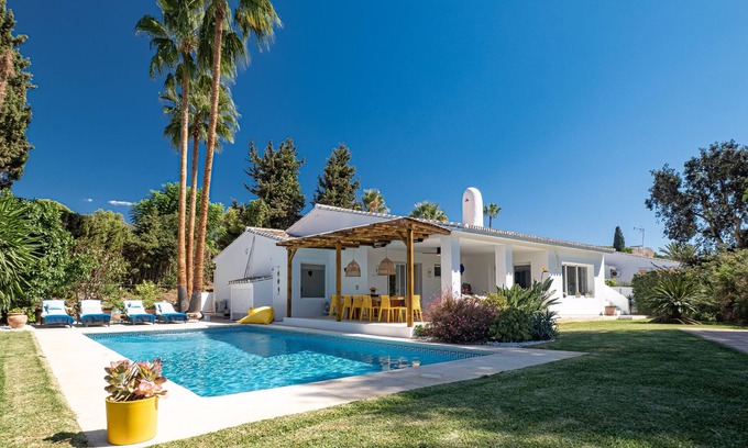 Calahonda Villa | SUPERB IBIZA STYLE VILLA ANY COMFORT -600M BEACH AND SHOPS-