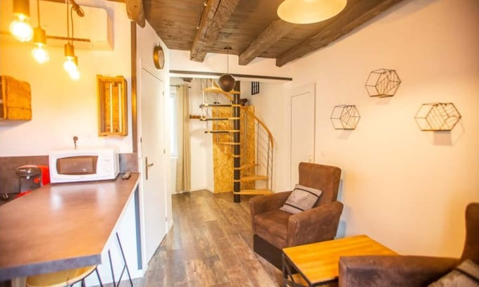 Montignac Apartment | ★Superb indus★ style duplex for 2 people