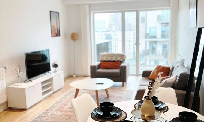 Canning Town Apartment | Superb Luxury 2 Bed London Apartment