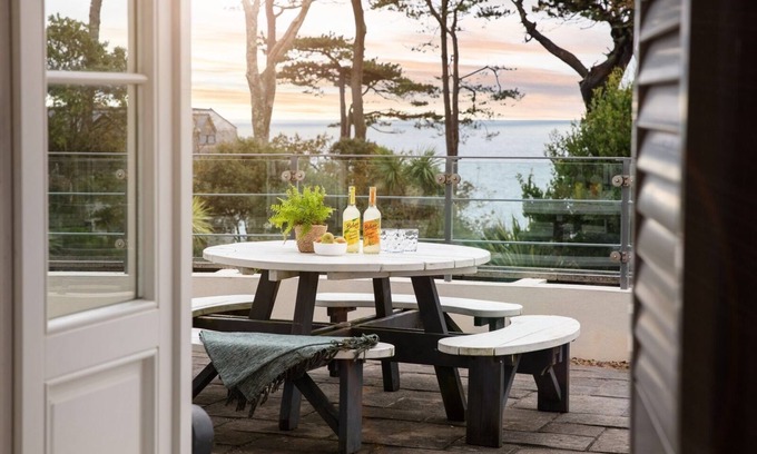 Maenporth Apartment | Superb Luxury 5 Star Apartment with Private Terrace Overlooking Sea