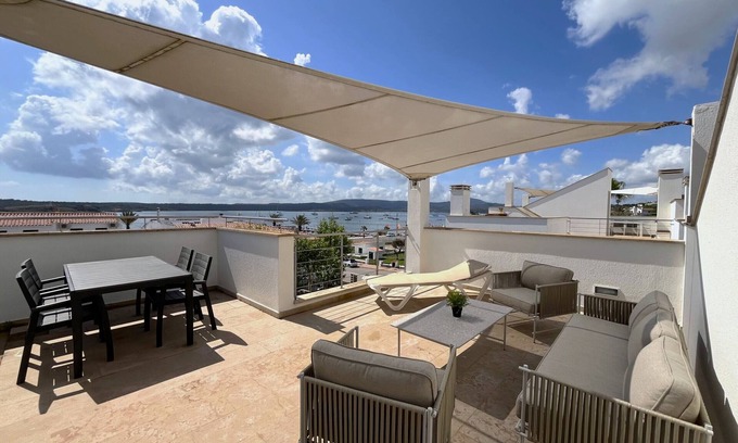 Fornells Ski Chalet | Superb luxury house in front of the sea
