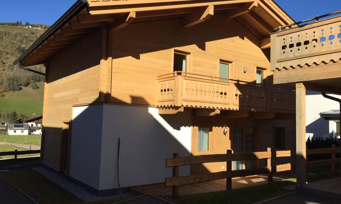 Niedernsill Ski Chalet | Superb modern chalet in delightful village location