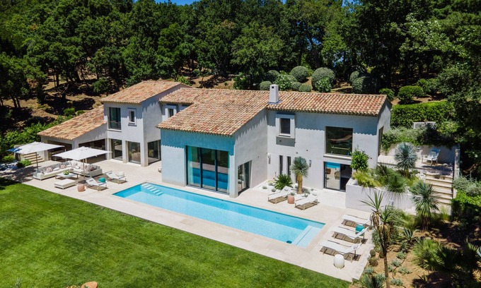 La Garde-Freinet Villa | Superb modern villa with view in a green setting, 4 bedrooms & 3 bathrooms