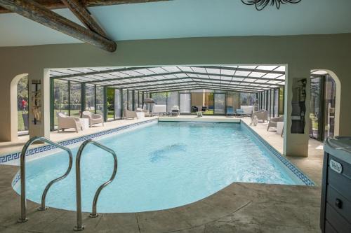 Mouries House | superb prestige property with indoor heated swimming pool, seminar room and tennis court in mouries, in the alpilles in provence – 16 people