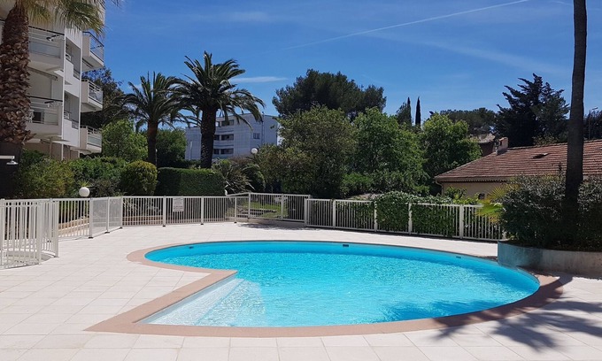 Saint-Raphael Apartment | Superb sea view, air conditioning, swimming pool and private garage