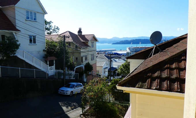 Wellington Apartment | Superb self-contained studio flat minutes away from central Wellington